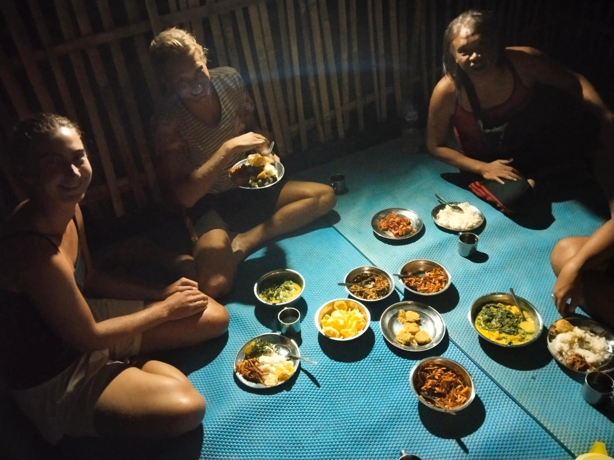 Jhony'S Backpacker-Guest House Only Stay Here Book Treking With Us Bukit Lawang Exterior photo