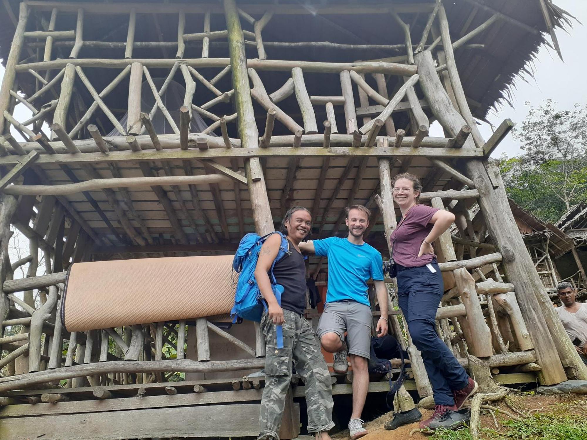 Jhony'S Backpacker-Guest House Only Stay Here Book Treking With Us Bukit Lawang Exterior photo