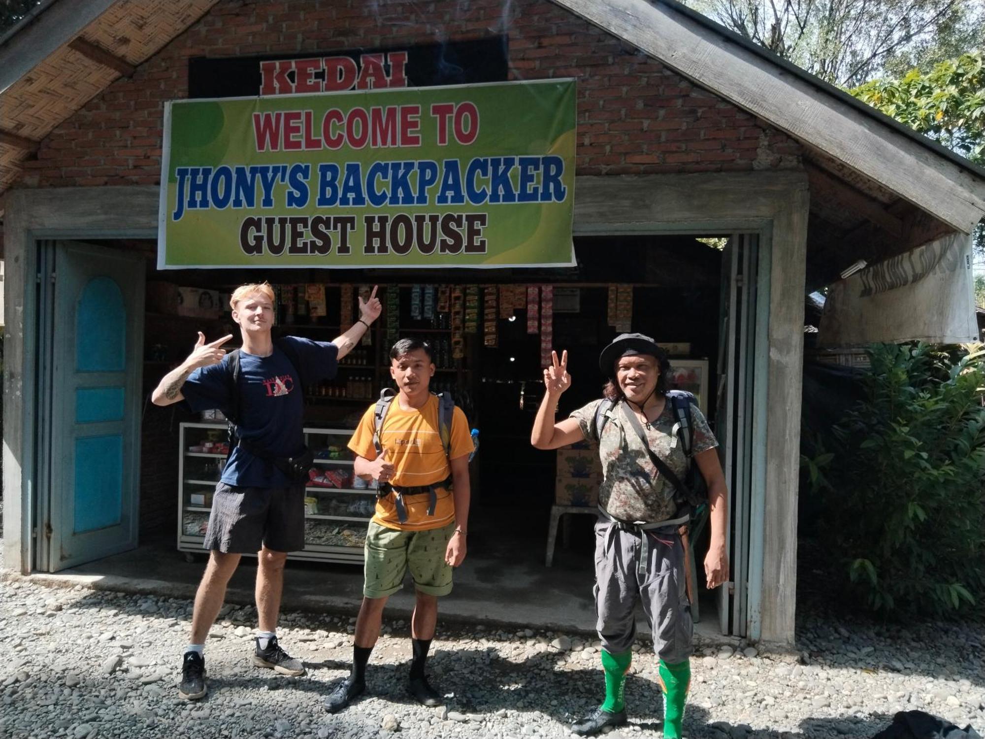 Jhony'S Backpacker-Guest House Only Stay Here Book Treking With Us Bukit Lawang Exterior photo