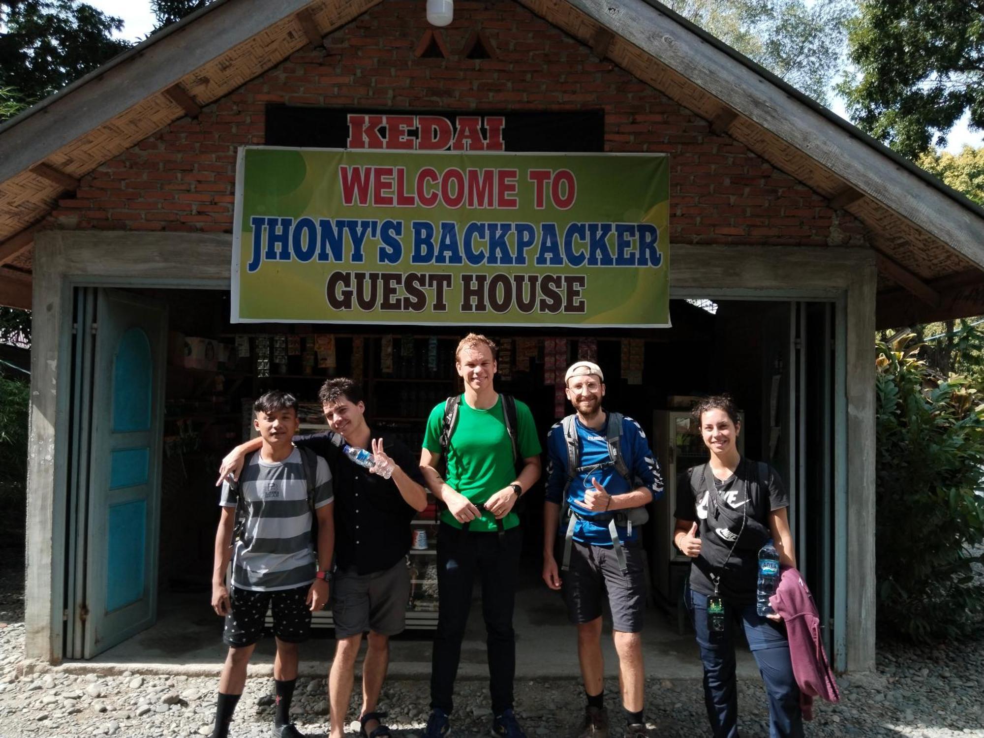 Jhony'S Backpacker-Guest House Only Stay Here Book Treking With Us Bukit Lawang Exterior photo