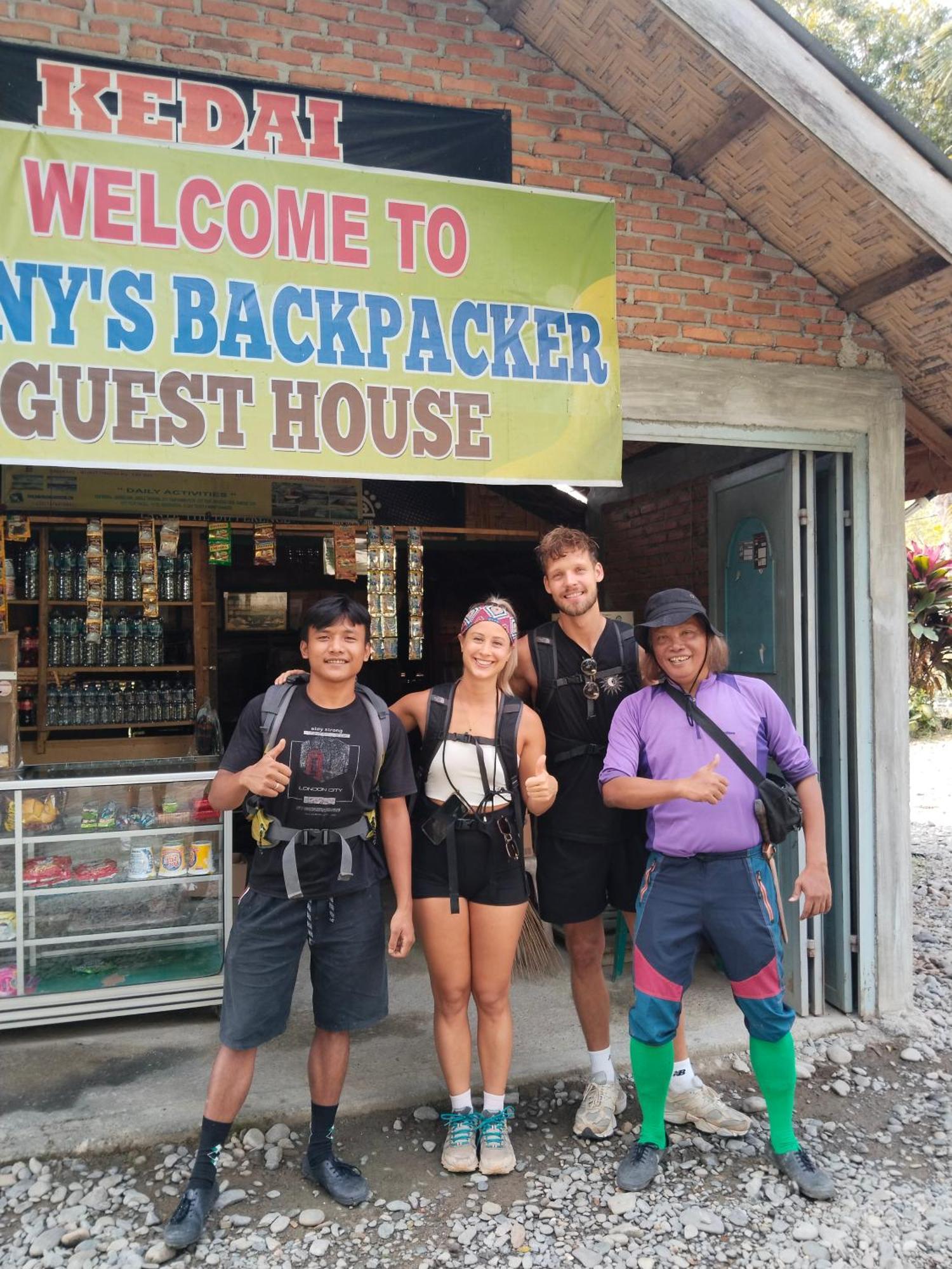Jhony'S Backpacker-Guest House Only Stay Here Book Treking With Us Bukit Lawang Exterior photo